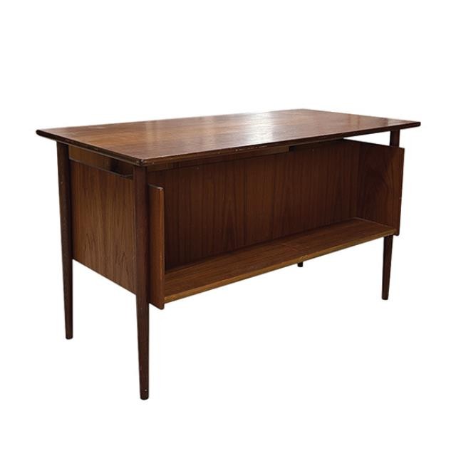 (40130033)DESK-MID-CENTURY MODERN DANISH WALNUT WRITING DESK