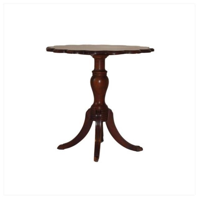 TABLE-END-28"SCALLOPED EDG