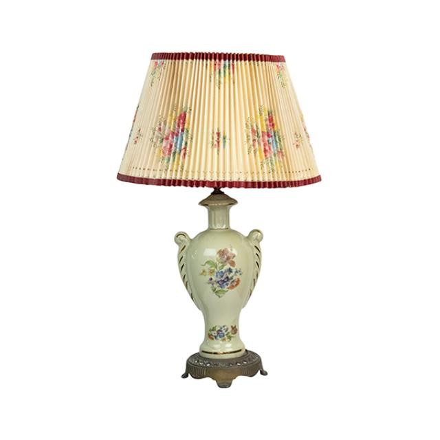 TABLE LAMP-White Urn w/Flowers & (2)Handles