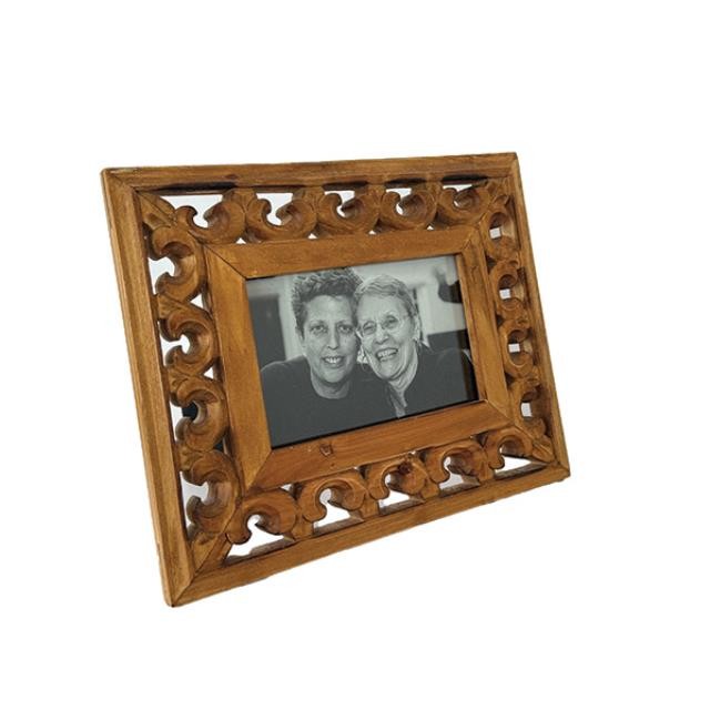 (52200457)PICTURE FRAME-Wood Filagree Border Frame w|(2) Ladies Posing