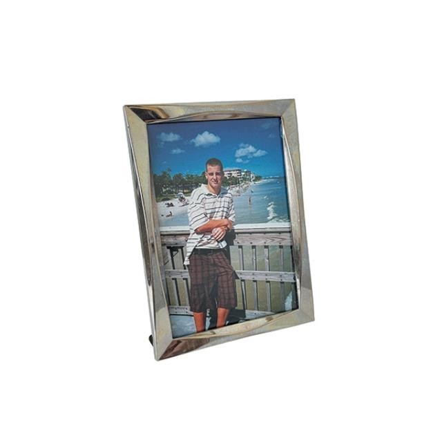 (52200460)PICTURE FRAME-Modern Silver Frame of Man on Boardwalk