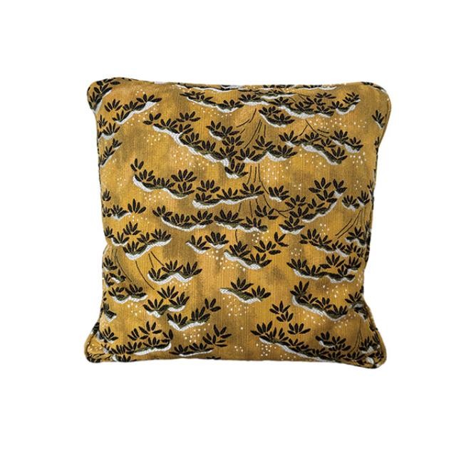 THROW PILLOW-Yellow w|Leaves & Snow on Top